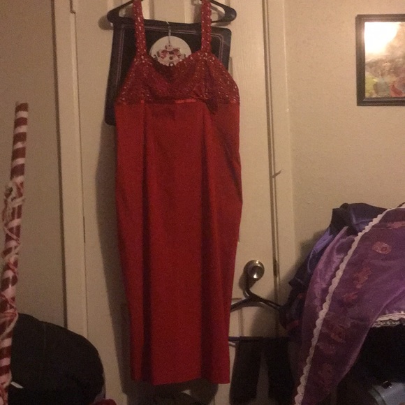 Bettie Page Wiggle Dress - Picture 4 of 4